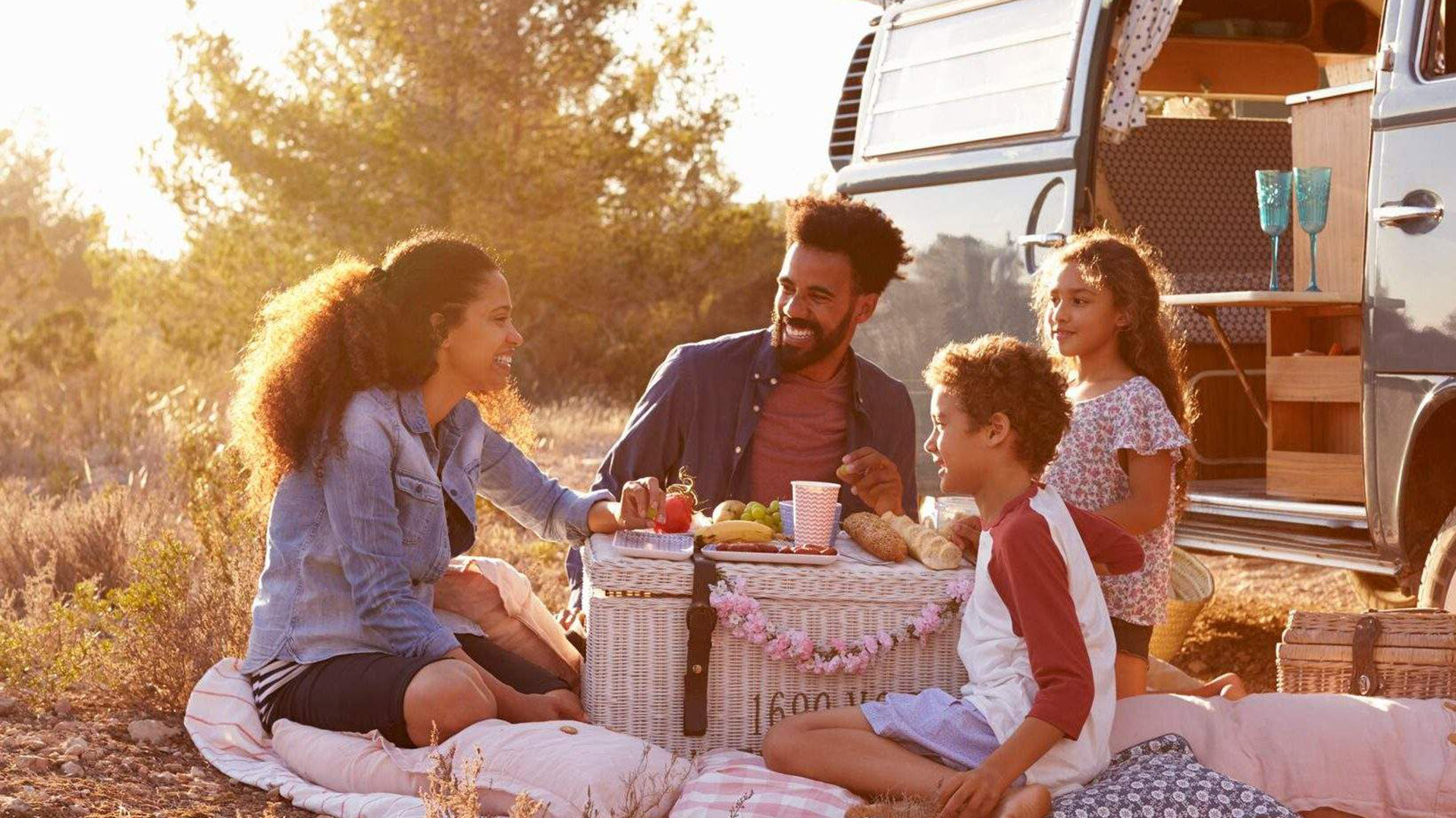 Comment épargner pour des vacances en famille en 6 mois